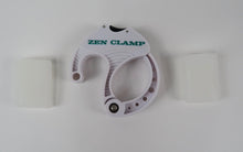 Laden Sie das Bild in den Galerie-Viewer, Penis Clamp With Silicone Sleeves For Increased Girth - Zen Hanger