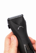 Laden Sie das Bild in den Galerie-Viewer, Close-up of Zen Trimmer with guide comb attached, held in hand
